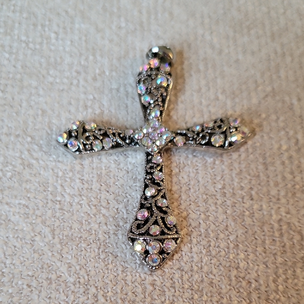 Premier Designs Silver Plated- White Aurora Crystals Pendent.
